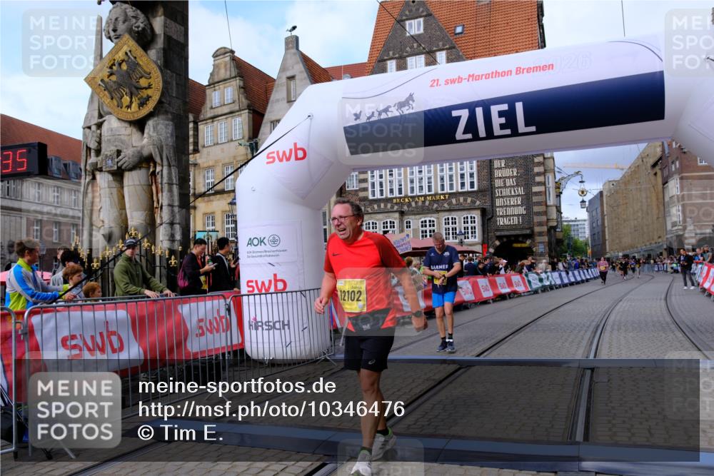13.09.2026 - 21. swb-Marathon Bremen Tim E. http://msf.ph/oto/10346476 13.09.2026 11:16:52 Ziel 10242, 11274, 12102, 12158 meine-sportfotos.de