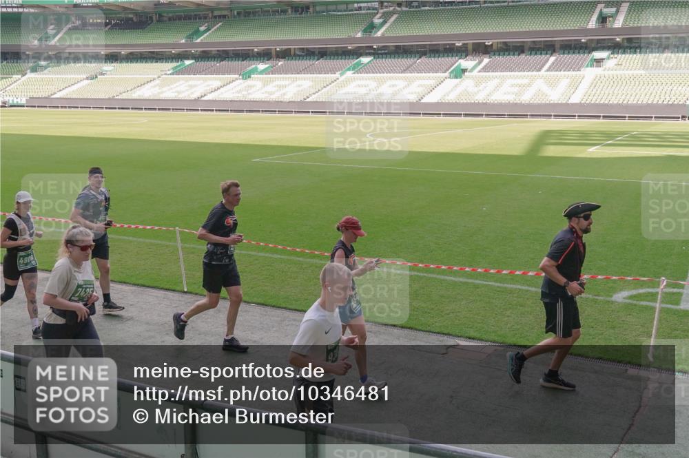 13.09.2026 - 21. swb-Marathon Bremen Michael Burmester http://msf.ph/oto/10346481 13.09.2026 13:34:54 Laufen im Stadion 170, 193, 368, 428, 462, 496, 679, 709, 765, 916, 1026, 1048, 1098, 1280, 1321, 1396, 1444, 1553, 1557, 1560, 1607, 1661, 1703, 1760, 1772, 1784, 1827, 1965, 1974, 1977, 1992, 1996, 2335, 2338, 2451, 2479, 2511, 2515, 2543, 2641, 2650, 2718, 2735, 2757, 2787, 2789, 2791, 2894, 2982, 3090, 3179, 3191, 3345, 3406, 3443, 3503, 3547, 3577, 3660, 3708, 3709, 3720, 3801, 3875, 3904, 3911, 3914, 3952, 4001, 4014, 4200, 4290, 4500, 4546, 4561, 4880, 4967, 5000, 5151, 5818 meine-sportfotos.de