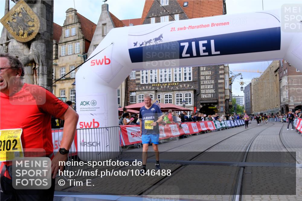 13.09.2026 - 21. swb-Marathon Bremen Tim E. http://msf.ph/oto/10346488 13.09.2026 11:16:54 Ziel 11274, 12102, 12158 meine-sportfotos.de
