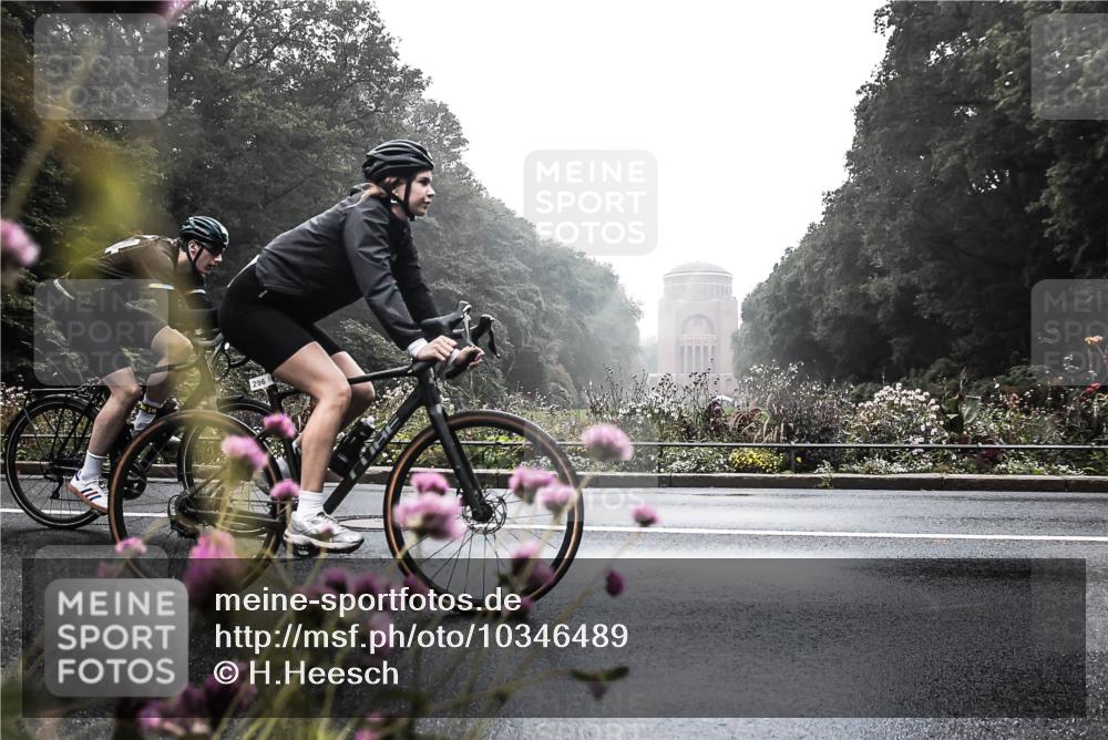 13.09.2026 - Stadtparktriathlon H.Heesch http://msf.ph/oto/10346489 13.09.2026 09:51:42 Radfahren 213, 262, 264, 287, 296, 313 meine-sportfotos.de