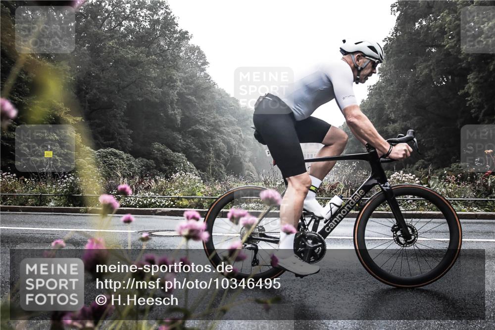 13.09.2026 - Stadtparktriathlon H.Heesch http://msf.ph/oto/10346495 13.09.2026 09:51:44 Radfahren 213, 247, 262, 264, 287, 296 meine-sportfotos.de