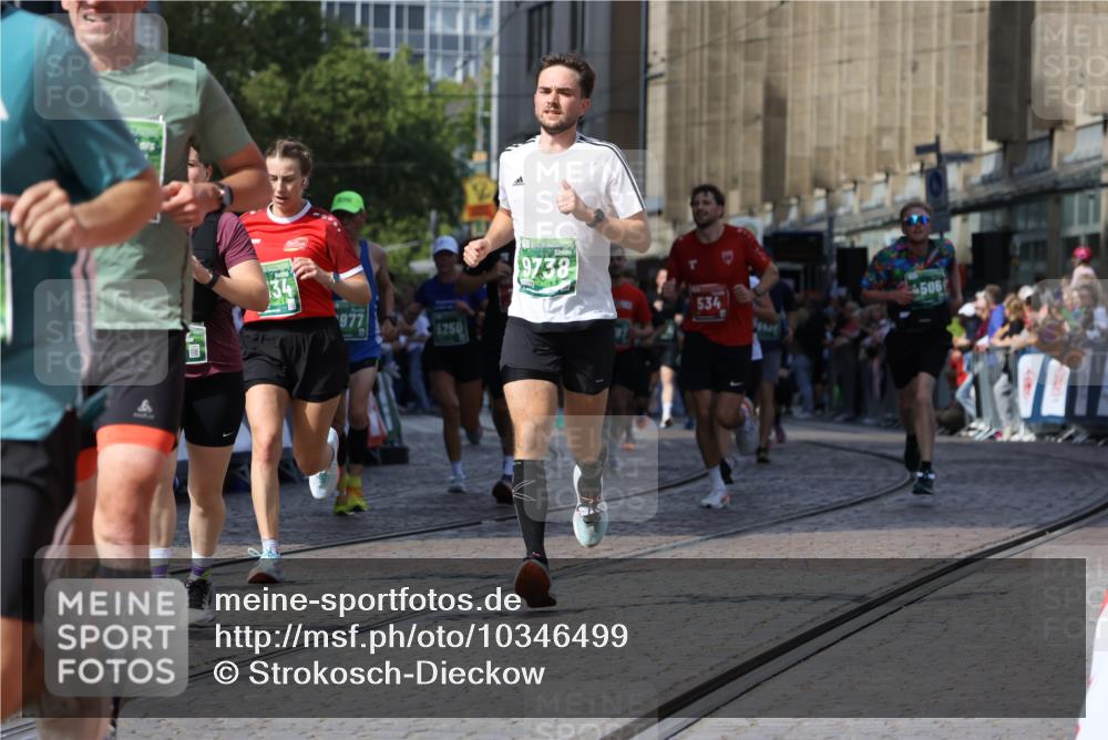 13.09.2026 - 21. swb-Marathon Bremen Strokosch-Dieckow http://msf.ph/oto/10346499 13.09.2026 13:28:09 Ziel 440, 488, 534, 762, 1456, 1932, 2686, 3013, 3135, 3480, 3576, 3970, 4106, 4133, 4265, 4496, 4593, 4744, 5462, 6067, 6468, 6522, 7042, 7138, 7358, 8188, 8351, 9067, 9145, 9494, 9727, 13069, 13198, 178, 210, 1380, 1460, 2047, 2977, 3114, 3294, 3334, 3597, 4506, 5250, 5360, 5889, 6182, 8429, 8570, 9064, 9543, 9549, 9738 meine-sportfotos.de