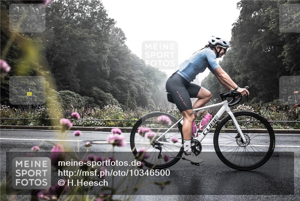 13.09.2026 - Stadtparktriathlon H.Heesch http://msf.ph/oto/10346500 13.09.2026 09:51:45 Radfahren 213, 247, 262, 264, 287, 296 meine-sportfotos.de