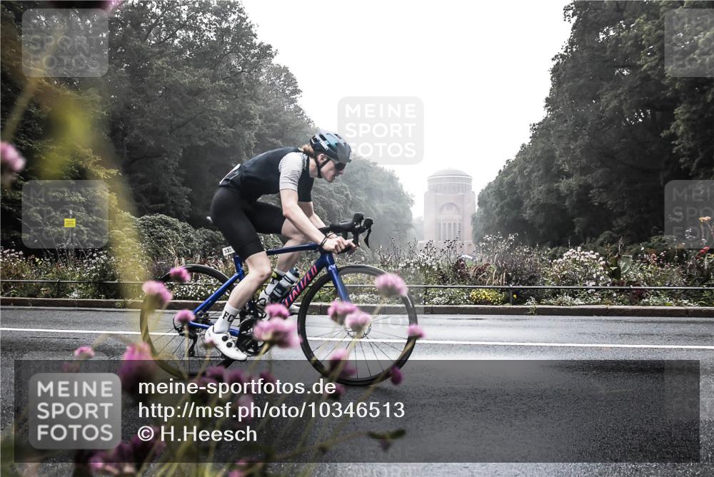 13.09.2026 - Stadtparktriathlon H.Heesch http://msf.ph/oto/10346513 13.09.2026 09:51:50 Radfahren 247, 258, 333 meine-sportfotos.de