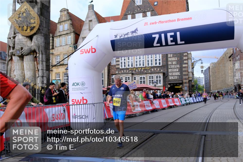 13.09.2026 - 21. swb-Marathon Bremen Tim E. http://msf.ph/oto/10346518 13.09.2026 11:16:54 Ziel 11274, 12102, 12158 meine-sportfotos.de