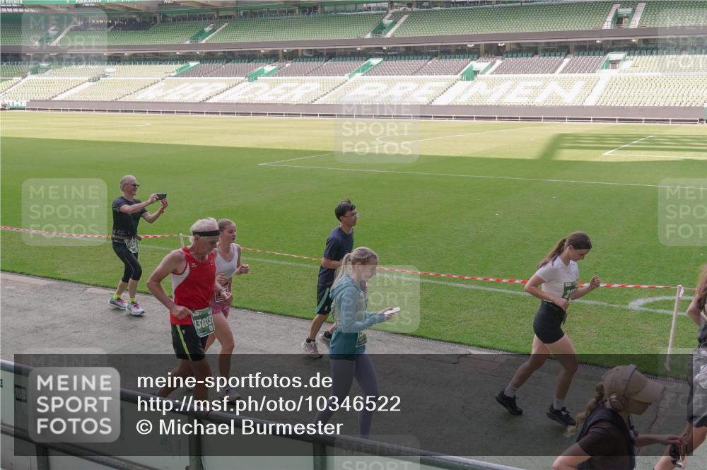 13.09.2026 - 21. swb-Marathon Bremen Michael Burmester http://msf.ph/oto/10346522 13.09.2026 13:34:59 Laufen im Stadion 170, 193, 368, 428, 462, 496, 657, 679, 709, 916, 1026, 1048, 1098, 1280, 1321, 1396, 1444, 1553, 1557, 1560, 1607, 1661, 1703, 1726, 1760, 1772, 1784, 1827, 1965, 1974, 1977, 1992, 1996, 2335, 2338, 2451, 2479, 2511, 2515, 2543, 2578, 2641, 2650, 2735, 2757, 2787, 2789, 2791, 2894, 3090, 3179, 3191, 3345, 3406, 3443, 3472, 3503, 3547, 3555, 3577, 3660, 3708, 3709, 3720, 3801, 3875, 3904, 3911, 3914, 3952, 4001, 4014, 4200, 4290, 4500, 4546, 4561, 4880, 4967, 5000, 5151, 5818 meine-sportfotos.de