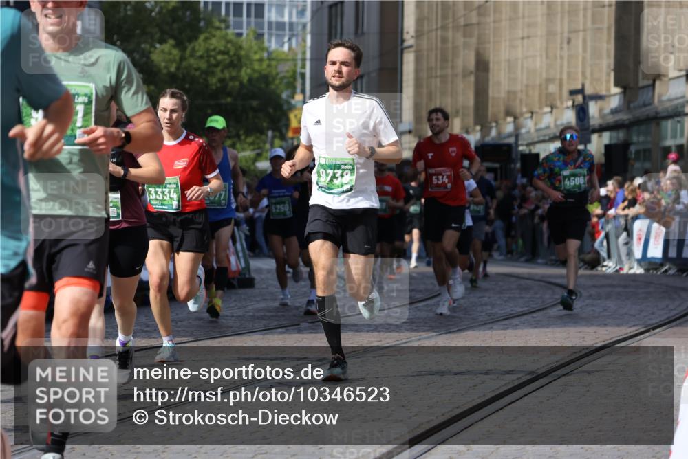13.09.2026 - 21. swb-Marathon Bremen Strokosch-Dieckow http://msf.ph/oto/10346523 13.09.2026 13:28:09 Ziel 440, 488, 534, 762, 1456, 1932, 2686, 3013, 3135, 3480, 3576, 3970, 4106, 4133, 4265, 4496, 4593, 4744, 5462, 6067, 6468, 6522, 7042, 7138, 7358, 8188, 8351, 9067, 9145, 9494, 9727, 13069, 13198, 178, 210, 1380, 1460, 2047, 2977, 3114, 3294, 3334, 3597, 4506, 5250, 5360, 5889, 6182, 8429, 8570, 9064, 9543, 9549, 9738 meine-sportfotos.de