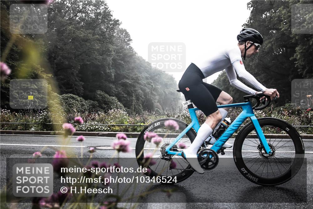 13.09.2026 - Stadtparktriathlon H.Heesch http://msf.ph/oto/10346524 13.09.2026 09:51:55 Radfahren 220, 258, 300, 336 meine-sportfotos.de