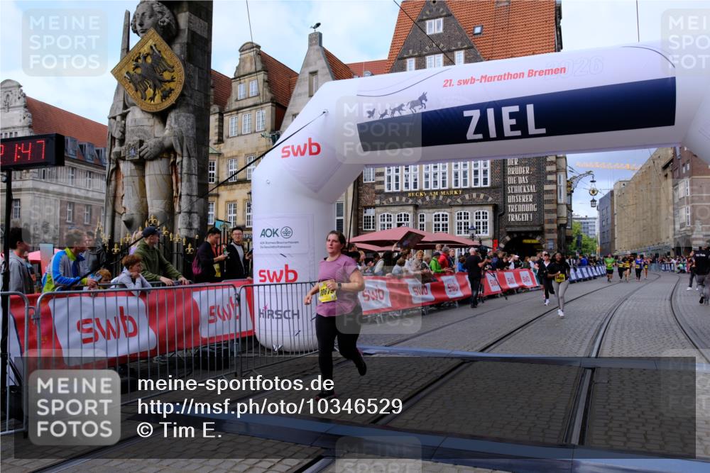 13.09.2026 - 21. swb-Marathon Bremen Tim E. http://msf.ph/oto/10346529 13.09.2026 11:17:04 Ziel 10679, 11456, 11867, 12089, 12158 meine-sportfotos.de