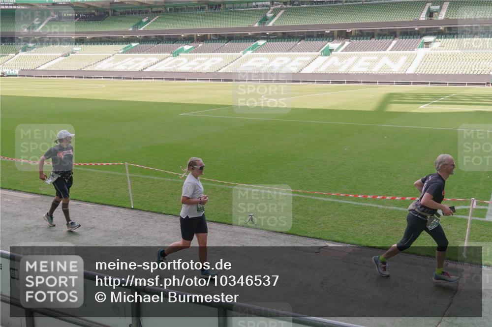 13.09.2026 - 21. swb-Marathon Bremen Michael Burmester http://msf.ph/oto/10346537 13.09.2026 13:35:02 Laufen im Stadion 170, 193, 368, 428, 462, 496, 657, 679, 709, 916, 1026, 1048, 1098, 1280, 1321, 1396, 1444, 1553, 1557, 1560, 1607, 1661, 1703, 1726, 1760, 1772, 1784, 1827, 1965, 1974, 1977, 1992, 1996, 2335, 2338, 2451, 2479, 2511, 2515, 2543, 2578, 2641, 2650, 2735, 2757, 2787, 2789, 2791, 2894, 3090, 3179, 3191, 3345, 3406, 3443, 3472, 3503, 3547, 3555, 3577, 3660, 3708, 3709, 3720, 3801, 3875, 3904, 3911, 3914, 4001, 4014, 4200, 4290, 4500, 4546, 4561, 4880, 4967, 5000, 5151, 5818 meine-sportfotos.de