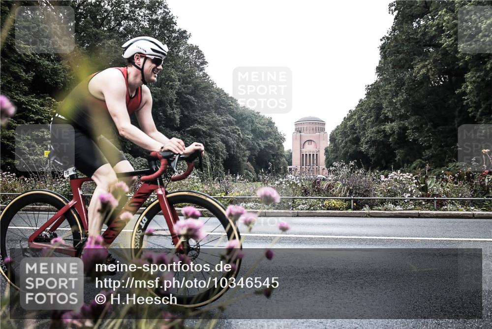 13.09.2026 - Stadtparktriathlon H.Heesch http://msf.ph/oto/10346545 13.09.2026 11:05:18 Radfahren 483, 595, 597, 702 meine-sportfotos.de