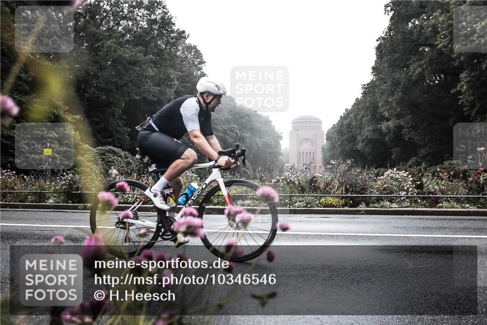 13.09.2026 - Stadtparktriathlon H.Heesch http://msf.ph/oto/10346546 13.09.2026 09:52:20 Radfahren 219, 304, 324 meine-sportfotos.de