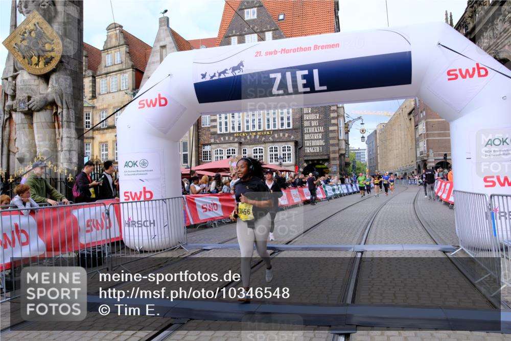 13.09.2026 - 21. swb-Marathon Bremen Tim E. http://msf.ph/oto/10346548 13.09.2026 11:17:07 Ziel 10679, 11456, 11867, 12089 meine-sportfotos.de