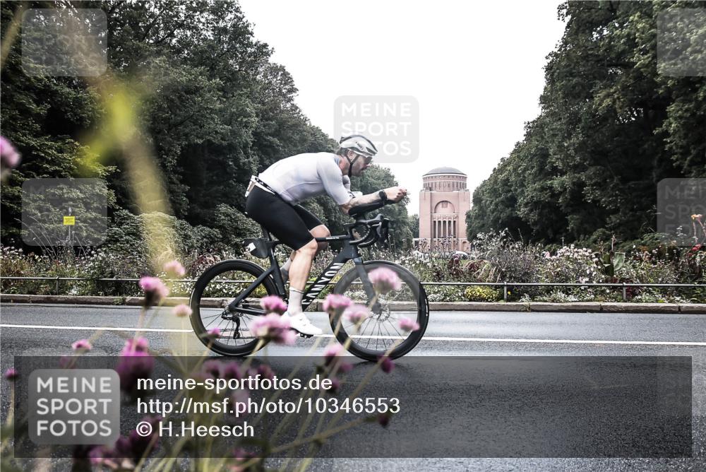 13.09.2026 - Stadtparktriathlon H.Heesch http://msf.ph/oto/10346553 13.09.2026 11:05:19 Radfahren 483, 560, 595, 597, 702 meine-sportfotos.de