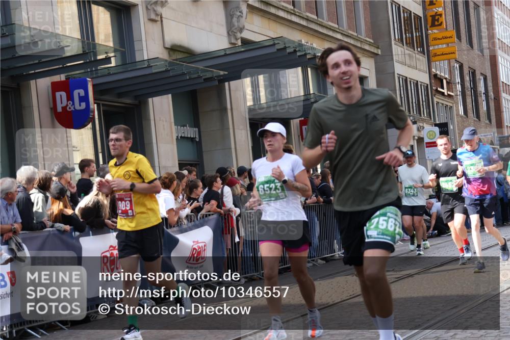 13.09.2026 - 21. swb-Marathon Bremen Strokosch-Dieckow http://msf.ph/oto/10346557 13.09.2026 13:30:20 Ziel 625, 800, 834, 1067, 1533, 1771, 1841, 1926, 1941, 2369, 2452, 2723, 2985, 3163, 3164, 3425, 4058, 4206, 4332, 4342, 4415, 4425, 4748, 4757, 4920, 5506, 5551, 5681, 5802, 5822, 5900, 6134, 6343, 6347, 6523, 6988, 7012, 7253, 7567, 7645, 7821, 8116, 8117, 8169, 8762, 8878, 8966, 9011, 9108, 9653, 9692, 9695, 9699, 9825, 13090, 881, 1308, 1611, 1653, 1780, 1909, 1938, 2126, 2265, 2364, 2900, 3190, 4763, 5039, 5198, 5348, 5615, 6225, 6720, 8090, 8169, 8314, 8494 meine-sportfotos.de