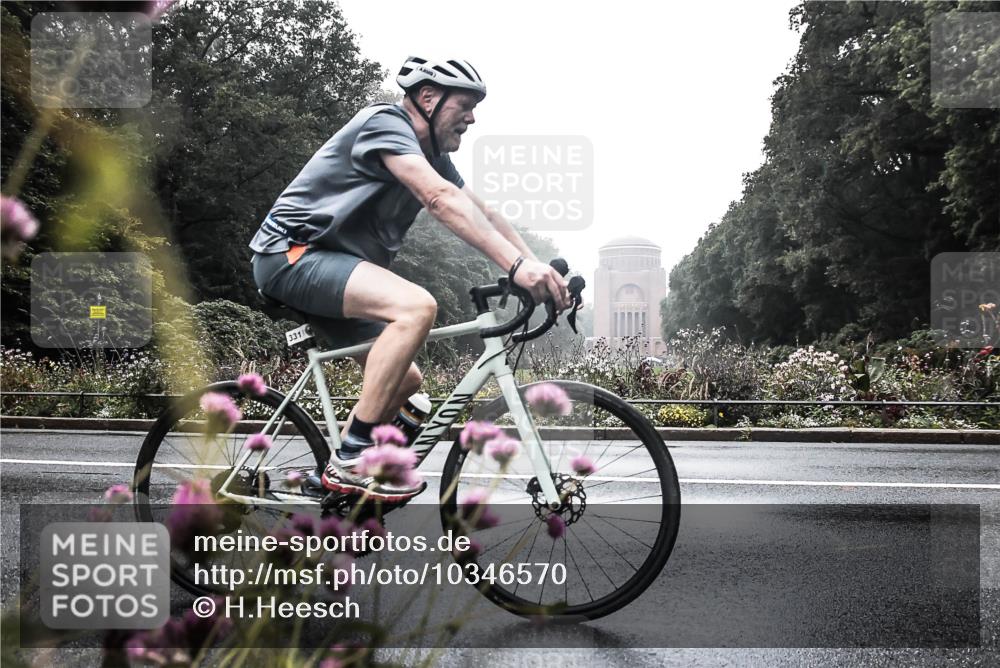 13.09.2026 - Stadtparktriathlon H.Heesch http://msf.ph/oto/10346570 13.09.2026 09:52:38 Radfahren 241, 331, 332 meine-sportfotos.de