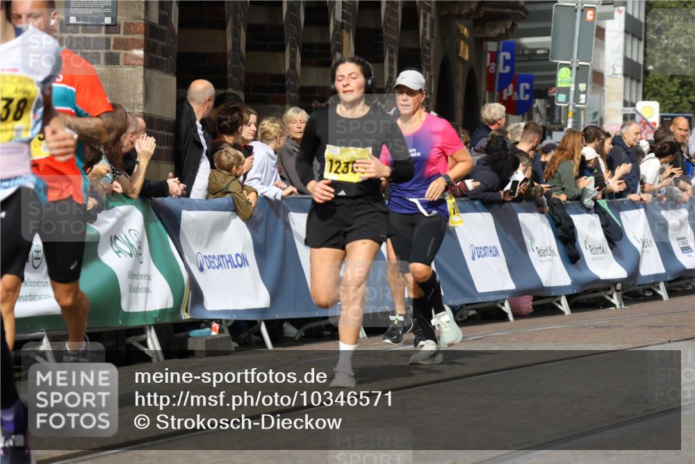 13.09.2026 - 21. swb-Marathon Bremen Strokosch-Dieckow http://msf.ph/oto/10346571 13.09.2026 10:53:10 Ziel 10193, 10304, 10339, 10652, 10734, 10827, 10863, 11002, 11038, 11144, 11238, 11362, 11386, 11597, 11766, 12019, 12338, 12399, 10448, 10585, 10757, 10780, 10821, 11012, 11168, 11379, 12040, 12170, 12275, 12461 meine-sportfotos.de