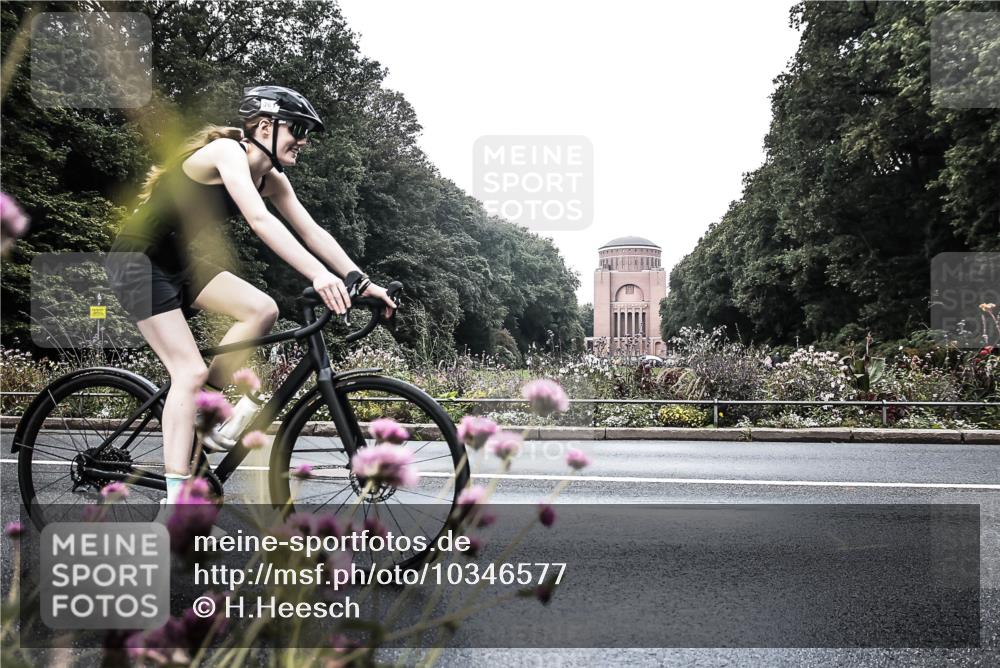 13.09.2026 - Stadtparktriathlon H.Heesch http://msf.ph/oto/10346577 13.09.2026 11:05:28 Radfahren 361, 523, 635, 644 meine-sportfotos.de
