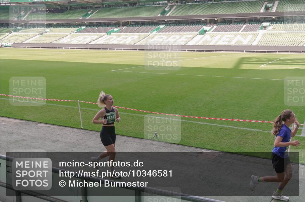 13.09.2026 - 21. swb-Marathon Bremen Michael Burmester http://msf.ph/oto/10346581 13.09.2026 13:35:10 Laufen im Stadion 170, 193, 368, 428, 462, 496, 657, 679, 709, 916, 1026, 1048, 1098, 1280, 1321, 1396, 1432, 1444, 1553, 1557, 1560, 1607, 1661, 1703, 1726, 1772, 1784, 1827, 1965, 1974, 1977, 1992, 1996, 2335, 2338, 2451, 2479, 2511, 2543, 2578, 2641, 2650, 2735, 2757, 2787, 2789, 2791, 2894, 2933, 3090, 3179, 3191, 3345, 3406, 3472, 3547, 3555, 3577, 3588, 3660, 3708, 3709, 3720, 3801, 3875, 3904, 3914, 4001, 4014, 4200, 4290, 4500, 4546, 4561, 4880, 4967, 5000, 5151, 5818 meine-sportfotos.de