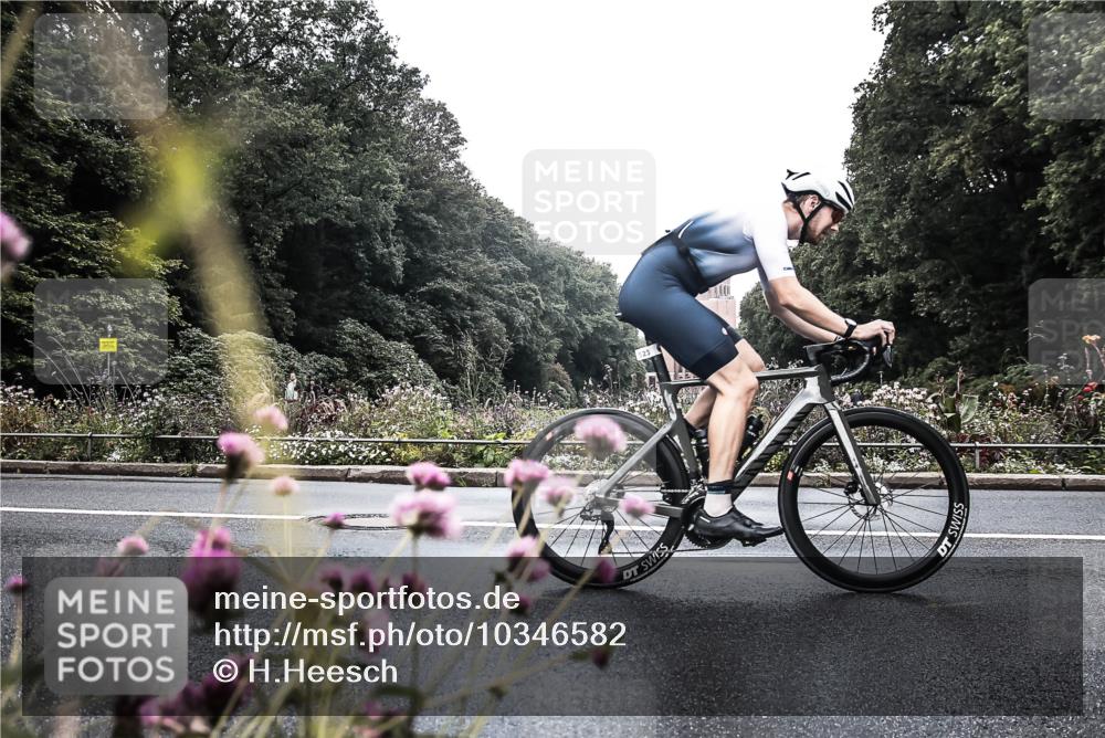 13.09.2026 - Stadtparktriathlon H.Heesch http://msf.ph/oto/10346582 13.09.2026 11:05:29 Radfahren 361, 523, 635, 644 meine-sportfotos.de