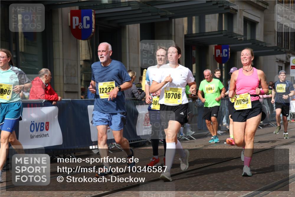 13.09.2026 - 21. swb-Marathon Bremen Strokosch-Dieckow http://msf.ph/oto/10346587 13.09.2026 11:10:14 Ziel 10002, 10169, 10247, 10361, 10362, 10422, 10706, 10719, 10768, 10791, 10890, 11047, 11080, 11283, 11298, 11300, 11309, 11382, 11583, 11736, 11846, 11957, 11982, 12183, 12227, 12454, 12550, 10299, 10435, 10751, 10963, 11119, 11441, 11725, 11732, 11933, 12117, 12207, 12293 meine-sportfotos.de