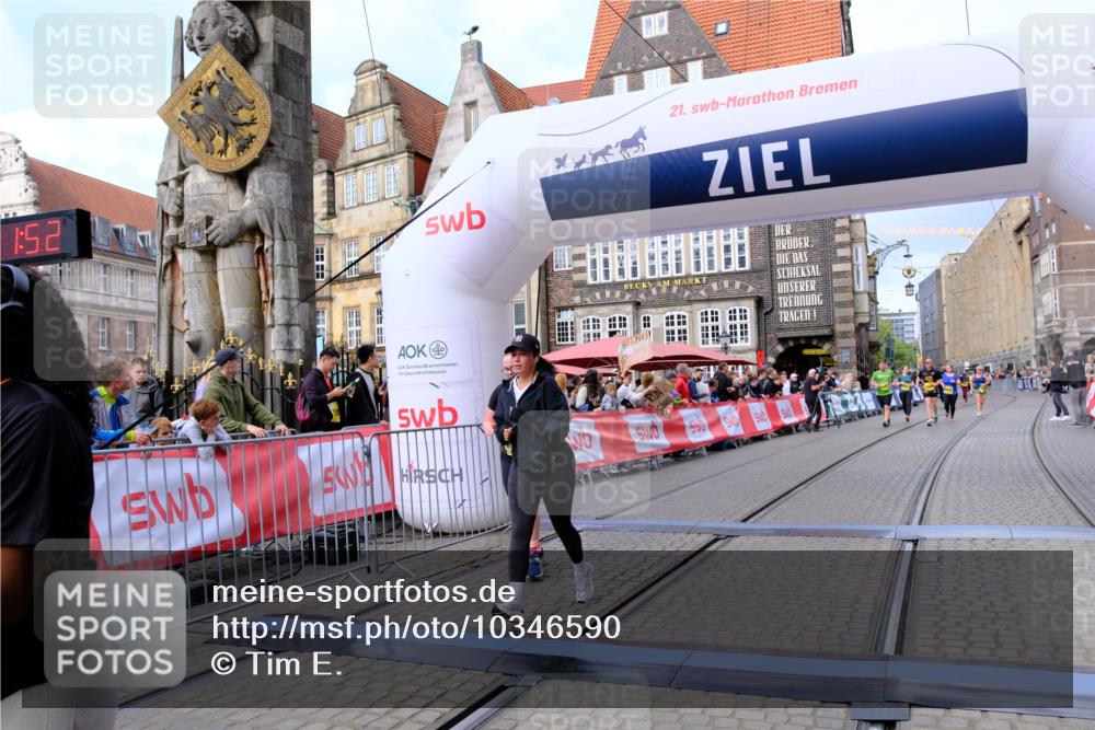 13.09.2026 - 21. swb-Marathon Bremen Tim E. http://msf.ph/oto/10346590 13.09.2026 11:17:09 Ziel 10295, 10679, 10999, 11456, 11653, 11867, 12089 meine-sportfotos.de