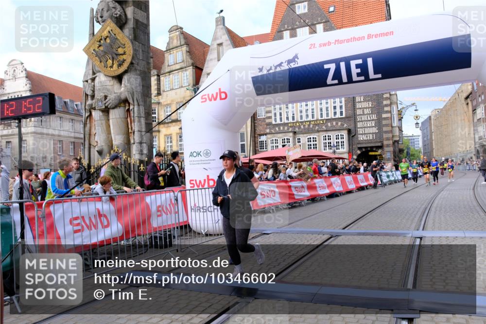 13.09.2026 - 21. swb-Marathon Bremen Tim E. http://msf.ph/oto/10346602 13.09.2026 11:17:09 Ziel 10295, 10679, 10999, 11456, 11653, 11867, 12089 meine-sportfotos.de