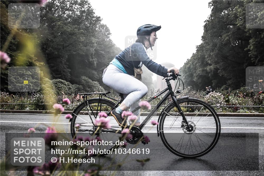 13.09.2026 - Stadtparktriathlon H.Heesch http://msf.ph/oto/10346619 13.09.2026 09:53:13 Radfahren 233, 301, 326 meine-sportfotos.de