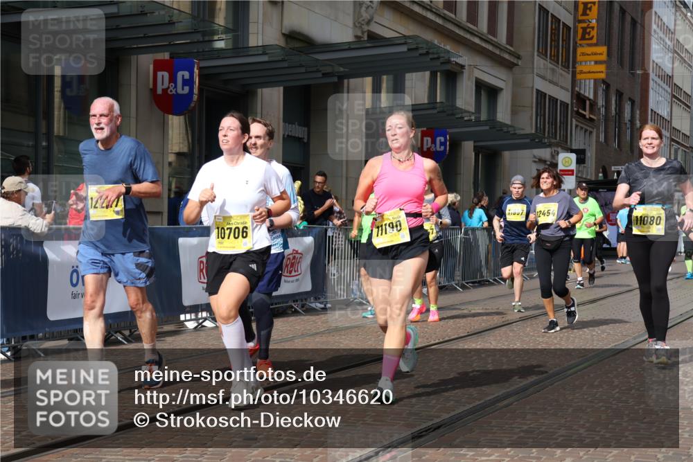 13.09.2026 - 21. swb-Marathon Bremen Strokosch-Dieckow http://msf.ph/oto/10346620 13.09.2026 11:10:15 Ziel 10002, 10169, 10247, 10361, 10362, 10422, 10706, 10719, 10768, 10791, 10890, 11047, 11080, 11283, 11298, 11300, 11309, 11327, 11382, 11583, 11736, 11846, 11957, 11982, 12183, 12227, 12454, 12550, 10299, 10362, 10435, 10751, 10963, 11119, 11382, 11441, 11725, 11732, 11933, 12117, 12207, 12293 meine-sportfotos.de