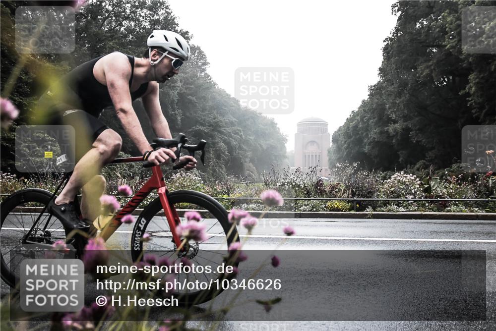 13.09.2026 - Stadtparktriathlon H.Heesch http://msf.ph/oto/10346626 13.09.2026 09:53:17 Radfahren 236, 301 meine-sportfotos.de