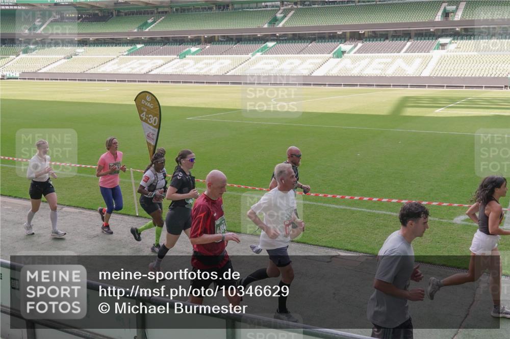 13.09.2026 - 21. swb-Marathon Bremen Michael Burmester http://msf.ph/oto/10346629 13.09.2026 13:35:16 Laufen im Stadion 170, 193, 368, 462, 496, 657, 679, 709, 916, 1026, 1048, 1280, 1321, 1396, 1432, 1444, 1553, 1560, 1607, 1703, 1726, 1772, 1784, 1827, 1965, 1974, 1977, 1992, 1996, 2335, 2338, 2451, 2511, 2543, 2578, 2641, 2650, 2735, 2789, 2791, 2894, 2933, 3090, 3179, 3191, 3345, 3406, 3472, 3547, 3555, 3588, 3660, 3708, 3709, 3720, 3801, 3904, 3914, 4001, 4014, 4200, 4290, 4500, 4546, 4561, 4880, 4967, 5000, 5151, 5818 meine-sportfotos.de