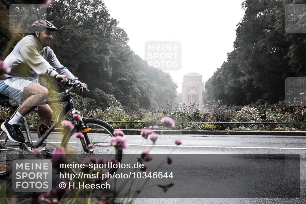 13.09.2026 - Stadtparktriathlon H.Heesch http://msf.ph/oto/10346644 13.09.2026 09:53:41 Radfahren 329 meine-sportfotos.de