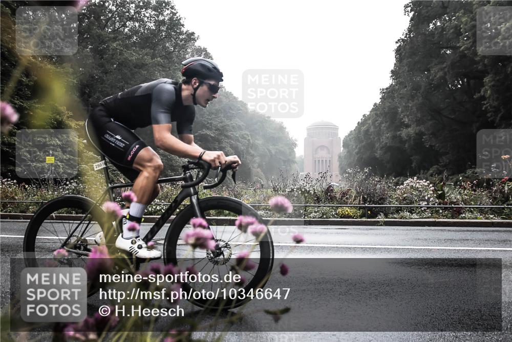 13.09.2026 - Stadtparktriathlon H.Heesch http://msf.ph/oto/10346647 13.09.2026 09:53:46 Radfahren 290, 328 meine-sportfotos.de