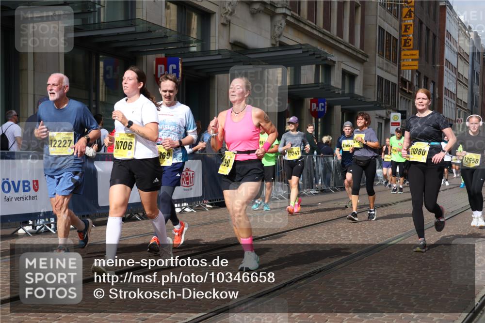 13.09.2026 - 21. swb-Marathon Bremen Strokosch-Dieckow http://msf.ph/oto/10346658 13.09.2026 11:10:15 Ziel 10002, 10169, 10247, 10361, 10362, 10422, 10706, 10719, 10768, 10791, 10890, 11047, 11080, 11283, 11298, 11300, 11309, 11327, 11382, 11583, 11736, 11846, 11957, 11982, 12183, 12227, 12454, 12550, 10299, 10362, 10435, 10751, 10963, 11119, 11382, 11441, 11725, 11732, 11933, 12117, 12207, 12293 meine-sportfotos.de