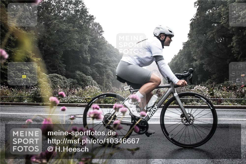 13.09.2026 - Stadtparktriathlon H.Heesch http://msf.ph/oto/10346667 13.09.2026 09:53:53 Radfahren 232, 243, 251, 274, 289 meine-sportfotos.de