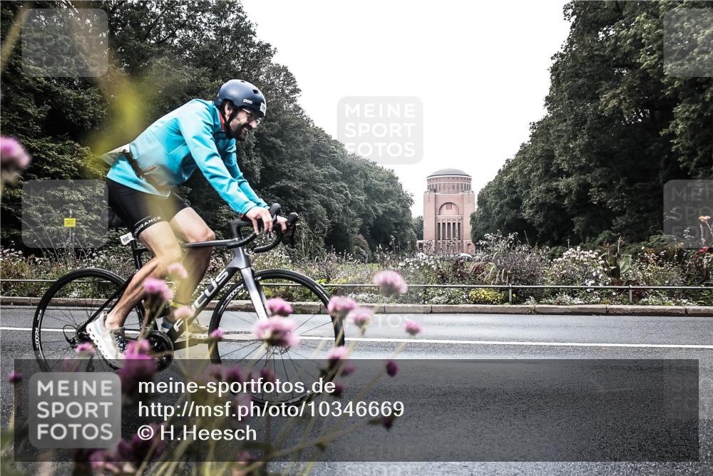 13.09.2026 - Stadtparktriathlon H.Heesch http://msf.ph/oto/10346669 13.09.2026 11:06:02 Radfahren 476, 590, 605, 621 meine-sportfotos.de