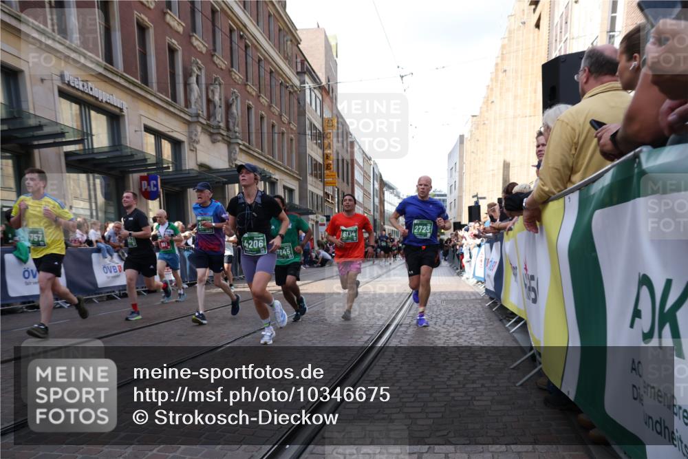 13.09.2026 - 21. swb-Marathon Bremen Strokosch-Dieckow http://msf.ph/oto/10346675 13.09.2026 13:30:23 Ziel 625, 800, 834, 1067, 1533, 1771, 1841, 1926, 1941, 2369, 2452, 2723, 2985, 3163, 3164, 3425, 4058, 4206, 4251, 4332, 4342, 4415, 4425, 4748, 4757, 4920, 5506, 5551, 5600, 5681, 5802, 5822, 5900, 6134, 6343, 6347, 6523, 6988, 7012, 7253, 7567, 7645, 8116, 8117, 8762, 8878, 8966, 9011, 9108, 9290, 9653, 9692, 9695, 9699, 9767, 9825, 13090, 881, 1308, 1611, 1909, 1938, 2265, 2364, 2900, 3164, 4058, 4763, 5039, 5348, 5615, 6225, 6720, 7821, 8090, 8169, 8314, 8494 meine-sportfotos.de