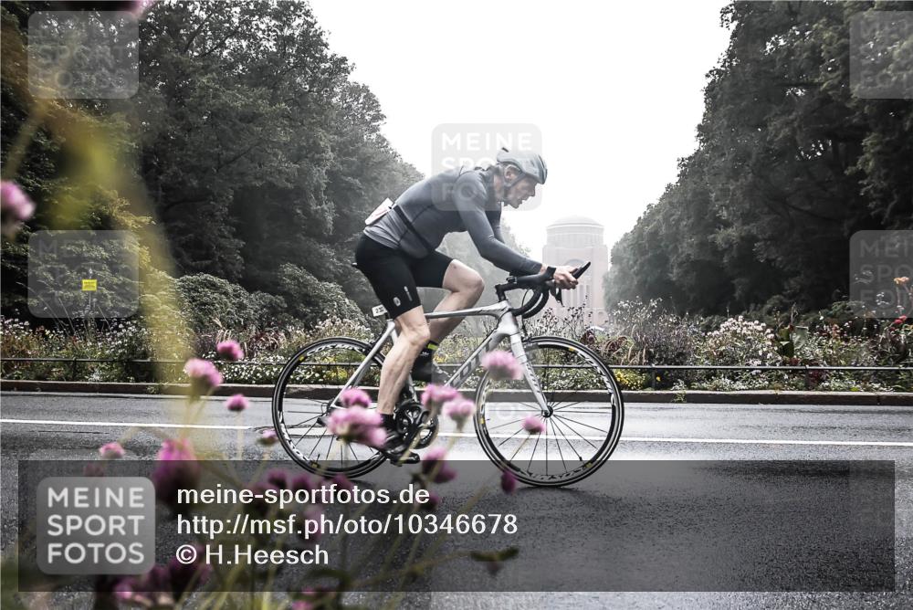 13.09.2026 - Stadtparktriathlon H.Heesch http://msf.ph/oto/10346678 13.09.2026 09:53:57 Radfahren 229, 232, 251, 267, 274 meine-sportfotos.de