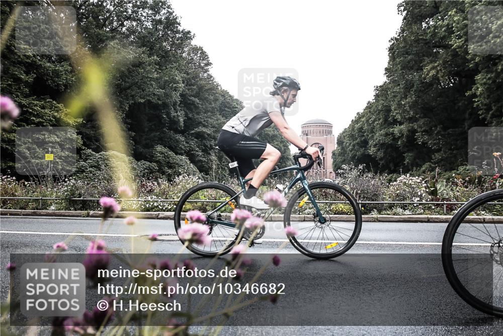 13.09.2026 - Stadtparktriathlon H.Heesch http://msf.ph/oto/10346682 13.09.2026 11:06:03 Radfahren 476, 590, 605, 621 meine-sportfotos.de