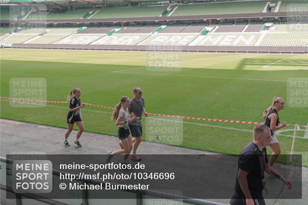 13.09.2026 - 21. swb-Marathon Bremen Michael Burmester http://msf.ph/oto/10346696 13.09.2026 13:35:26 Laufen im Stadion 170, 193, 368, 462, 496, 657, 679, 709, 916, 1015, 1026, 1280, 1321, 1396, 1432, 1444, 1553, 1560, 1607, 1703, 1726, 1772, 1784, 1965, 1974, 1977, 1992, 2335, 2338, 2451, 2511, 2578, 2650, 2688, 2735, 2789, 2791, 2894, 2933, 3090, 3161, 3169, 3179, 3191, 3345, 3406, 3463, 3472, 3498, 3547, 3555, 3573, 3588, 3660, 3708, 3709, 3720, 3801, 3904, 3914, 4014, 4145, 4200, 4290, 4500, 4546, 4561, 4880, 4967, 5000, 5151, 5332, 5818 meine-sportfotos.de