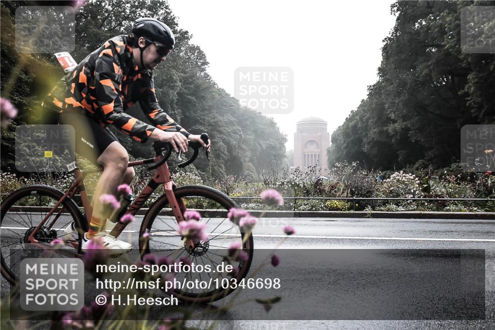 13.09.2026 - Stadtparktriathlon H.Heesch http://msf.ph/oto/10346698 13.09.2026 09:54:02 Radfahren 261, 267 meine-sportfotos.de