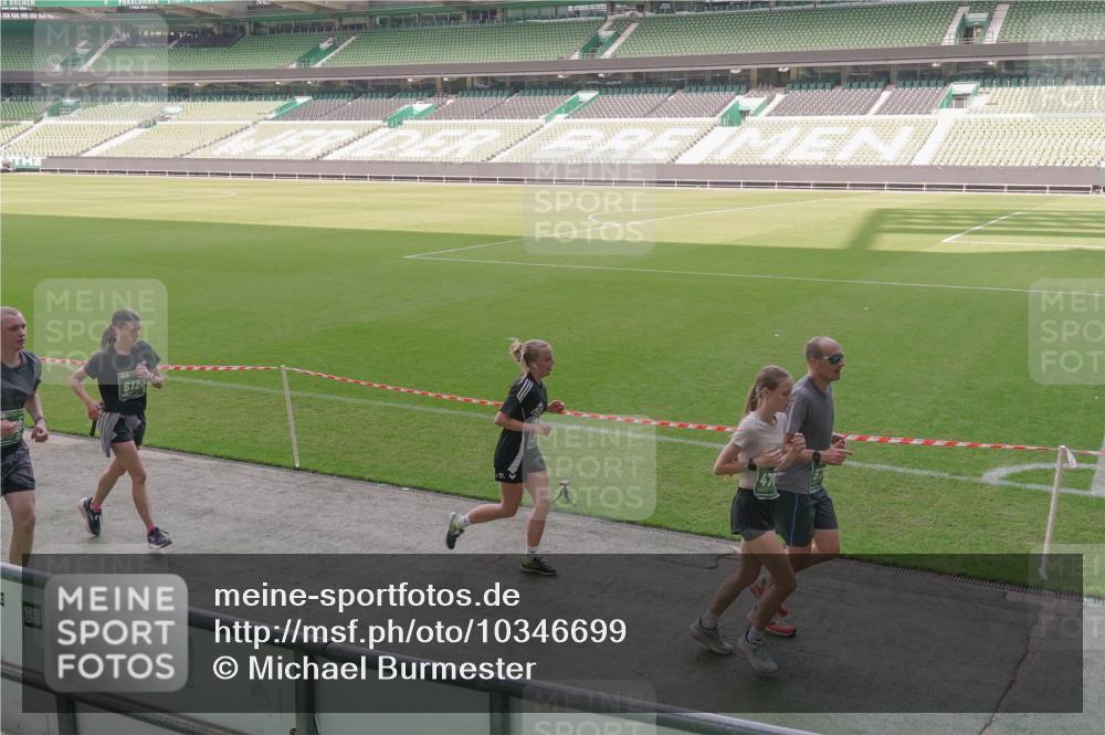 13.09.2026 - 21. swb-Marathon Bremen Michael Burmester http://msf.ph/oto/10346699 13.09.2026 13:35:27 Laufen im Stadion 170, 193, 368, 462, 491, 496, 657, 679, 709, 916, 1015, 1026, 1280, 1321, 1396, 1432, 1553, 1560, 1607, 1703, 1726, 1772, 1784, 1934, 1965, 1974, 1977, 1992, 2335, 2338, 2451, 2578, 2650, 2688, 2735, 2789, 2791, 2894, 2933, 3090, 3161, 3169, 3179, 3191, 3345, 3406, 3463, 3472, 3498, 3547, 3555, 3573, 3588, 3660, 3708, 3709, 3720, 3801, 3904, 3914, 4014, 4145, 4200, 4290, 4500, 4546, 4561, 4880, 4967, 5000, 5151, 5332, 5818 meine-sportfotos.de