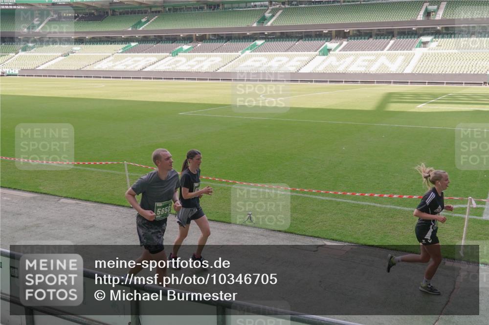 13.09.2026 - 21. swb-Marathon Bremen Michael Burmester http://msf.ph/oto/10346705 13.09.2026 13:35:28 Laufen im Stadion 170, 193, 368, 462, 491, 496, 657, 679, 709, 916, 1015, 1026, 1280, 1321, 1396, 1432, 1553, 1560, 1607, 1703, 1726, 1772, 1784, 1934, 1965, 1974, 1977, 1992, 2335, 2338, 2451, 2578, 2650, 2688, 2789, 2791, 2894, 2933, 3090, 3161, 3169, 3179, 3191, 3345, 3406, 3463, 3472, 3498, 3547, 3555, 3573, 3588, 3660, 3708, 3709, 3720, 3801, 3904, 3914, 4014, 4145, 4200, 4290, 4500, 4546, 4561, 4880, 4967, 5000, 5151, 5332, 5818 meine-sportfotos.de