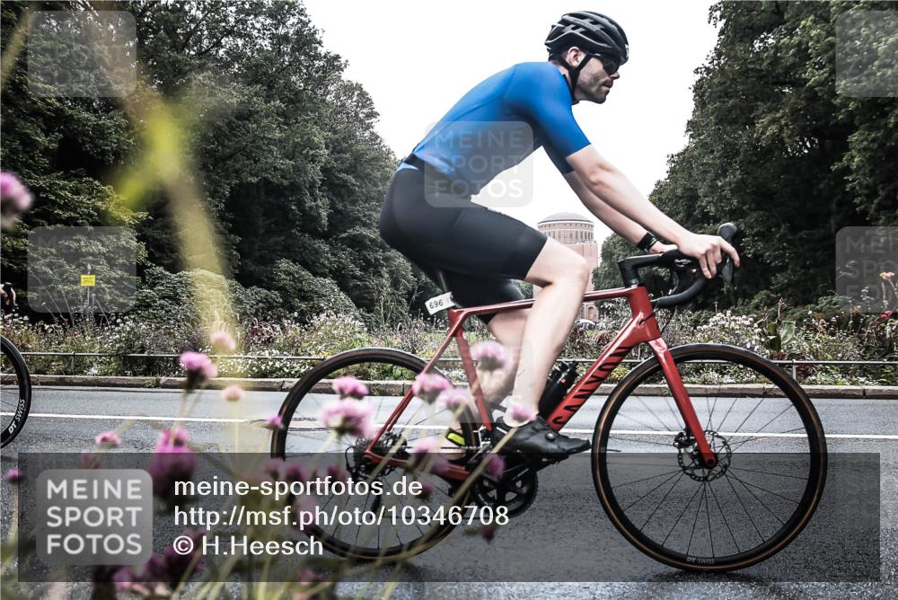 13.09.2026 - Stadtparktriathlon H.Heesch http://msf.ph/oto/10346708 13.09.2026 11:06:13 Radfahren 376, 582, 665, 687, 696 meine-sportfotos.de