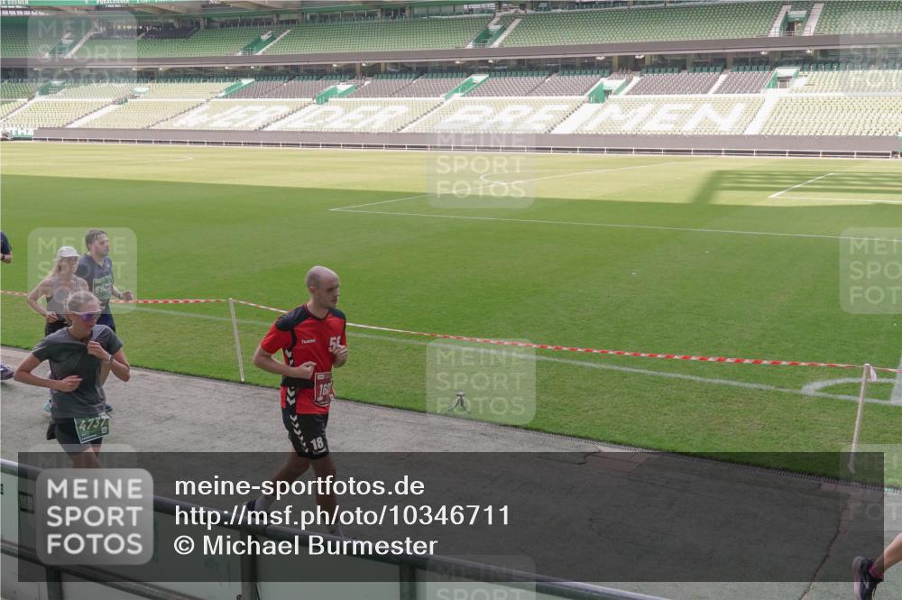 13.09.2026 - 21. swb-Marathon Bremen Michael Burmester http://msf.ph/oto/10346711 13.09.2026 13:35:30 Laufen im Stadion 170, 193, 368, 462, 491, 496, 657, 679, 709, 916, 1015, 1026, 1280, 1321, 1396, 1432, 1553, 1560, 1607, 1703, 1726, 1772, 1784, 1887, 1934, 1965, 1974, 1977, 1992, 2335, 2338, 2451, 2578, 2650, 2688, 2789, 2791, 2894, 2933, 3090, 3161, 3169, 3179, 3191, 3345, 3406, 3463, 3472, 3498, 3547, 3555, 3573, 3588, 3660, 3708, 3709, 3720, 3801, 3904, 3914, 4014, 4145, 4200, 4290, 4464, 4500, 4546, 4561, 4880, 4967, 5000, 5151, 5332, 5818 meine-sportfotos.de