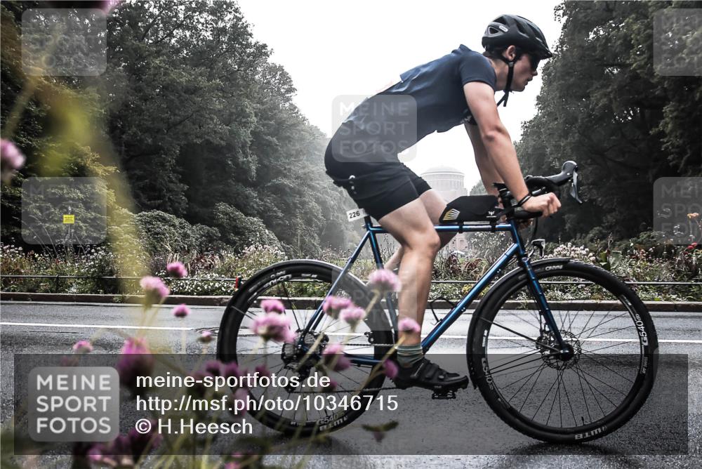 13.09.2026 - Stadtparktriathlon H.Heesch http://msf.ph/oto/10346715 13.09.2026 09:54:22 Radfahren 216, 226, 298, 302, 317 meine-sportfotos.de