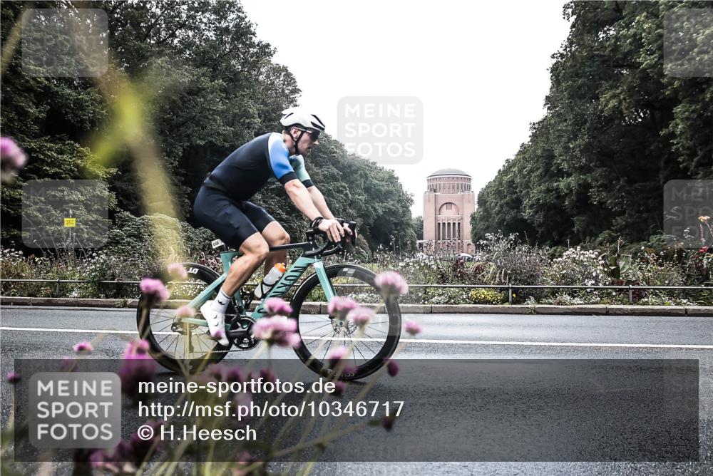 13.09.2026 - Stadtparktriathlon H.Heesch http://msf.ph/oto/10346717 13.09.2026 11:06:14 Radfahren 376, 665, 687, 696 meine-sportfotos.de