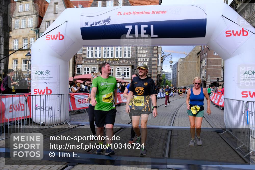13.09.2026 - 21. swb-Marathon Bremen Tim E. http://msf.ph/oto/10346724 13.09.2026 11:17:19 Ziel 10295, 10335, 10999, 11355, 11461, 11653, 11867, 12089, 12287 meine-sportfotos.de