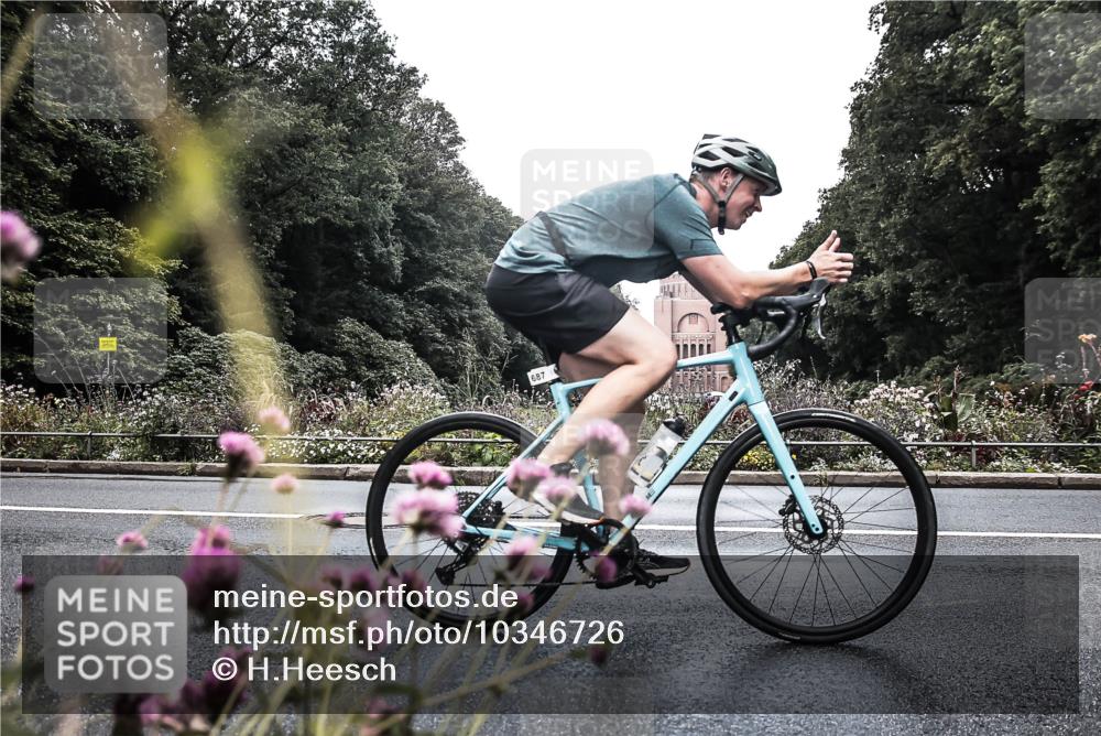 13.09.2026 - Stadtparktriathlon H.Heesch http://msf.ph/oto/10346726 13.09.2026 11:06:15 Radfahren 376, 564, 665, 687, 696 meine-sportfotos.de