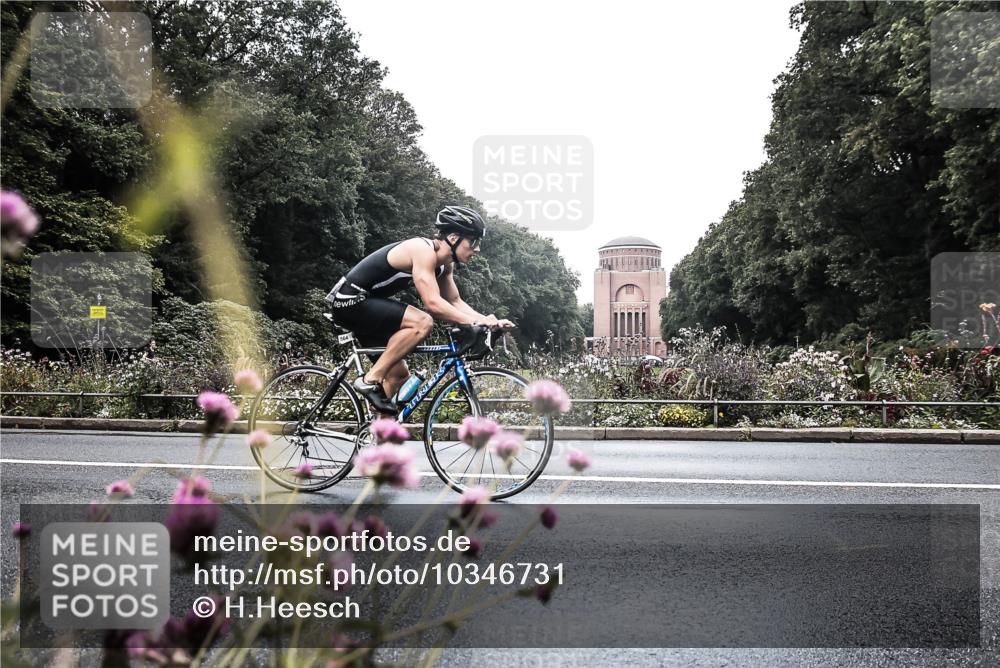 13.09.2026 - Stadtparktriathlon H.Heesch http://msf.ph/oto/10346731 13.09.2026 11:06:19 Radfahren 427, 544, 564 meine-sportfotos.de